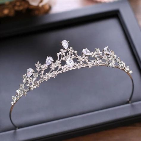 Crown Wedding Hair, Prom Tiaras, Bride Crown, Silver Tiara, Beautiful Tiaras, Rhinestone Crown, Crown Wedding, Hair Jewelry Wedding, Rhinestone Bridal