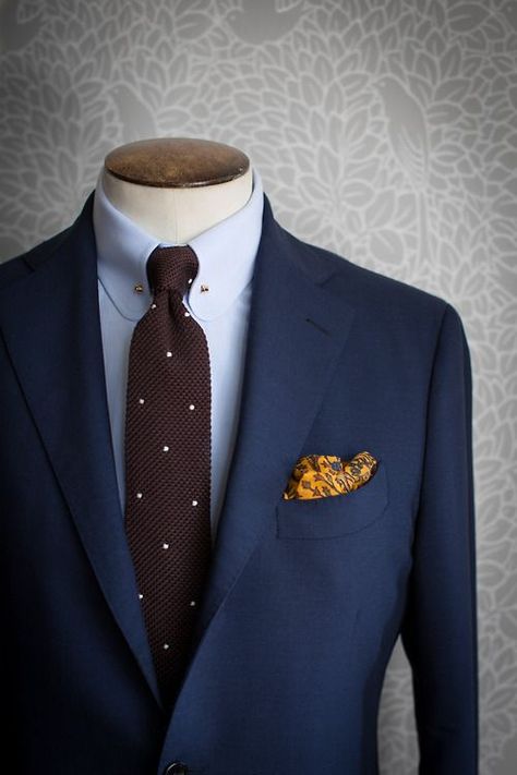 Club Collar w/ Collar Pin Turnbull and Asser Handmade Silk Knit Tie Blue Shirt White Collar, Collar Bar, Look Formal, Brown Tie, Best Mens Fashion, Navy Suit, Fashion Suits For Men, Silk Knit, Knit Tie