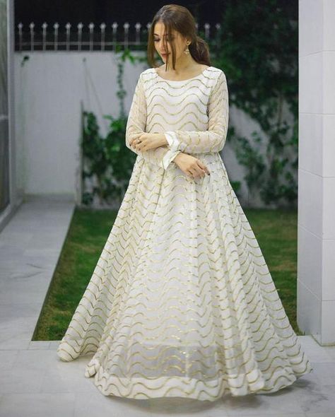 Gaun Design, Gown Pakistani, Wedding Dress Indian, Full Sleeve Gowns, Gown Embroidery, Wedding Dressing, Indian Gown, Party Wear For Women, Indian Bridesmaids