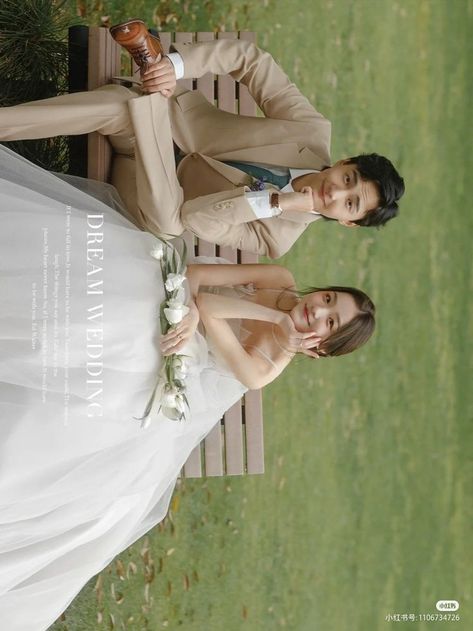 Korean Outdoor Prewedding, Korean Outdoor Photoshoot, Korean Prewedding Photography Outdoor, Outdoor Wedding Photoshoot, Korean Prewedding Photography, Pre Wedding Photoshoot Theme, Korean Prewedding, Prenup Photos Ideas, Prewedding Outdoor