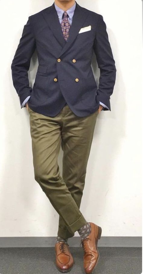 Olive Pants Men, Olive Pants Outfit, Navy Blazer Outfits, Green Suit Men, 1920s Mens Fashion, Dress Pants Outfits, Dapper Outfit, British Style Men, Blazer Outfits Men