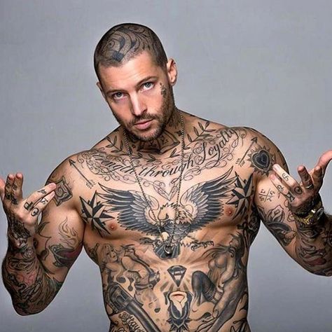 Tattoo Crane, Tatted Guys, Tatto Boys, Tatted Men, Chest Tattoo Men, Full Body Tattoo, Beard Tattoo, Boy Tattoos, Badass Tattoos