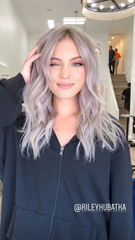 Riley Hubatka Hair, Hair Colour For Pale Skin And Blue Eyes, Miranda Frost, Lilac Grey Hair, Lavender And Blonde Hair, Silver Lavender Hair, Purple Blonde Hair, Silver Hair Color Ideas, Ash Blonde Hair Balayage