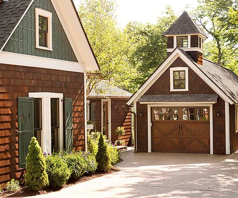 Charming garage Detached Garage Designs, Plan Garage, Garage Floor Paint, Garage Addition, Wood Garage Doors, Mudroom Decor, Garage Remodel, Garage Door Design, Barn Garage