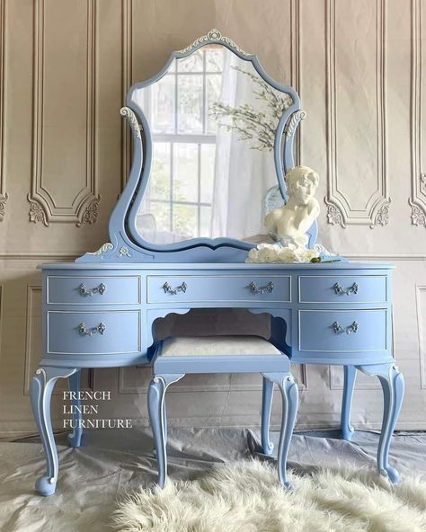 Mid Century Modern Living Room Furniture, Shabby Chic Bedroom Furniture, Furniture Remodeling, Antique Buffet, Carved Wood Wall Art, Dressing Table Design, Linen Furniture, Vanity Ideas, Diy Furniture Renovation