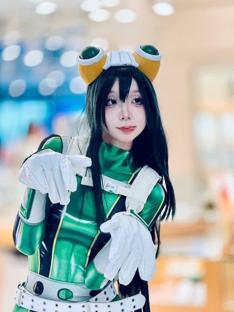 Cosplay FC (official) | Facebook Tsuyu Asui Cosplay, Froppy Cosplay, Realistic Cosplay, My Hero Academia Costume, My Hero Academia Cosplay, Mha Cosplay, Boku No Hero Academia, Hero Academia, My Hero Academia