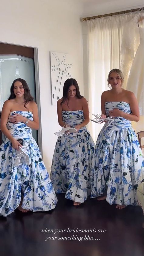 Floral Maid Of Honor Dress, Blue Maid Of Honor Dress, Floral Bridesmaids, Euphoria Party, Maid Of Honor Dress, Matric Dance Dresses, Formal Hair, Floral Bridesmaid Dresses, Prom Inspo