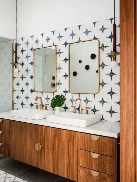 Mcm Bathroom, Midcentury Modern Bathroom, Mid Century Modern Bathroom, Mid Century Bathroom, Geometric Floor, Upstairs Bathrooms, Bathroom Redo, Minimalist Bathroom, Bathroom Wallpaper