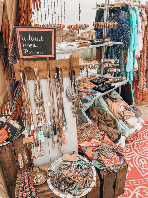 Craft Fair Displays For Jewelry, Boho Shop Decor, Boho Jewelry Display, Craft Stall Display, Jewelry Display Booth, Boutique Store Displays, Vendor Booth Display, Craft Fair Booth Display, Jewelry Shop Display