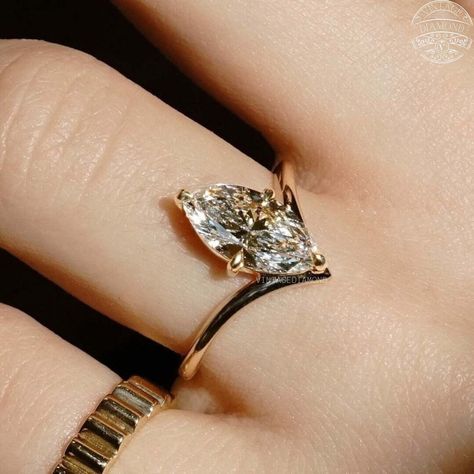 Marquise Wedding Band With Solitaire Engagement Ring, Unique Marguise Engagement Rings, Marquise Cut Wedding Rings, Marquise Engagement Ring, Anniversary Rings For Her, Gold Ring Wedding, Ring Rosegold, Beach Shower, Engagement Ring Moissanite