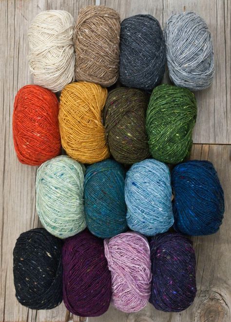 Yarn Color Combinations, Hand Knitting Diy, Tiger Crafts, Ravelry Knitting, Tweed Yarn, Wool Knitting, Yarn Inspiration, Yarn Thread, Sport Weight Yarn