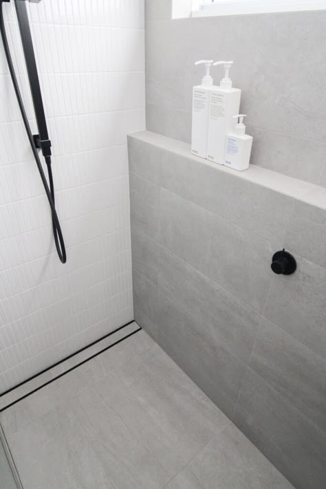 Half Wall Shower Walk In, Shower Ledge Shelf, Bathrooms Dark, Shower Ledge, Bathroom Niche Ideas, Bathroom Niche, Shower Recess, Shower Storage, Shower Niche