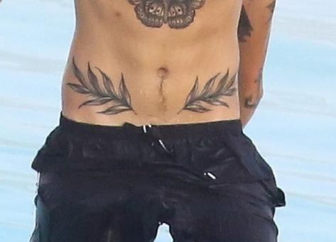 Small Geometric Tattoo, Harry Tattoos, Ab Tattoo, Fern Tattoo, Tattoos To Cover Scars, Belly Tattoo, Stomach Tattoos, 1d And 5sos