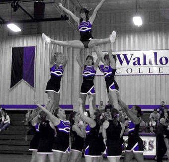 cheer stunts <3 Easy Cheerleading Stunts, Cool Cheer Stunts, Cheerleading Stunts, Cheer Flyer, The Cheerleaders, Varsity Cheer, Dangerous Sports, College Cheerleading, Cheerleading Stunt