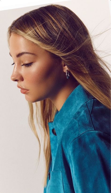 Image uploaded by LIV!. Find images and videos about madelyn cline on We Heart It - the app to get lost in what you love. Side Portrait, Madelyn Cline, Blonde Hair Looks, Nose Job, Favorite Hairstyles, Fav Celebs, Millie Bobby Brown, Celebrities Female, Classy Outfits