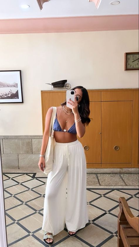 Beach Bar Outfit Summer, Basic Beach Outfit, Summer Vacation Outfits Beach Resort Wear, Bold Summer Outfits, Punta Cana Outfits Resort Wear, Outfits Praia, Cartagena Outfits, Goa Fits, Goa Outfits Women