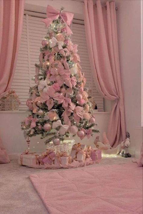 Pink Christmas Bedroom, Gifts Under The Tree, Pink Christmas Tree Decorations, Christmas Tree Inspo, A Pink Christmas, Christmas Dreaming, Pink Xmas, Pink Christmas Decorations, Christmas Themes Decorations