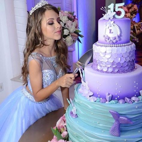 Sea Quinceanera Theme, Under The Sea Quinceanera Theme, Under The Sea Quinceanera, Under The Sea Sweet 16, Under The Sea Quince, Under The Sea Dress, Sweet 15 Ideas, Quince Cake, Sweet 16 Themes