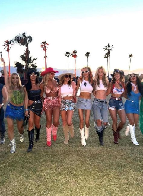 Cute Stagecoach Outfits, Stagecoach Outfits Women, Coachella Outfit Ideas 2024, Stage Coach Festival Outfit, Stagecoach Hair Ideas, Stagecoach Outfit Ideas 2024, Tortuga Music Festival Outfit, Stagecoach Outfit 2024, Tortuga Outfits