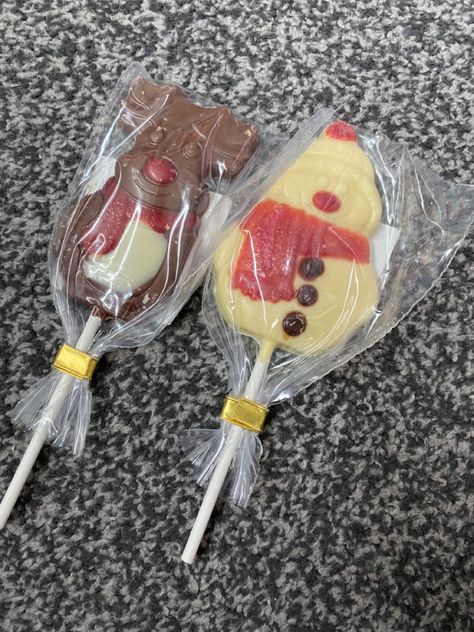 21/12/2022 #Chocolate #Lollies #ChocolateLollies #Lolly #Chocolate #ReindeerChocolateLolly #Reindeer #ReindeerChocolate #ReindeerLolly Penguin #PenguinChocolate #PenguinLolly #PenguinChocolateLolly Chocolate Lollies, Penguins, Reindeer