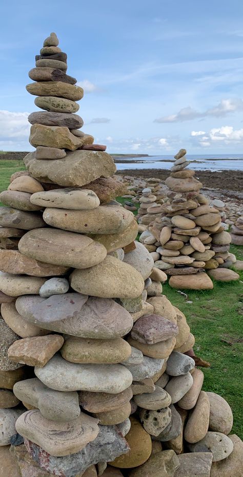 Rocks In Landscaping Decorating Ideas, Rocks In Landscaping, Rock Stacking, Stone Stacking, Stone Cairns, Rock Designs, Rock Sculpture, Stacked Stone, Cactus Garden