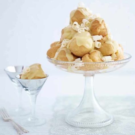 Lavender and  vanilla profiteroles White Chocolate Profiteroles, Profiterole Tower, Chocolate Profiteroles, Easy Dinner Party Desserts, Profiteroles Recipe, Dinner Party Dessert, Coconut Panna Cotta, Choux Buns, Lavender And Vanilla