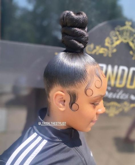 Bun Hairstyles For Black Women, Hairstyles On Black Women, Winter Protective Styles, Ninja Bun, Black Hair Bun, Protective Styles For Natural Hair, Latest Hair Braids, Slick Ponytail, Styles For Natural Hair