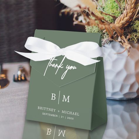 Wedding Forest Green, Wedding Sage Green, Wedding Forest, Candy Wedding Favors, Elegant Wedding Favors, Wedding Sweets, Sage Green Wedding, Candy Favors, Wedding Favor Boxes