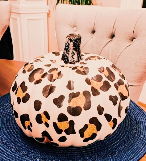 Pumpkin Paintings, Leopard Pumpkin, Clay Stuff, Pumpkin Painting, Water Colour, Painted Pumpkins, Halloween Wallpaper, Cheetah Print, Pumpkins