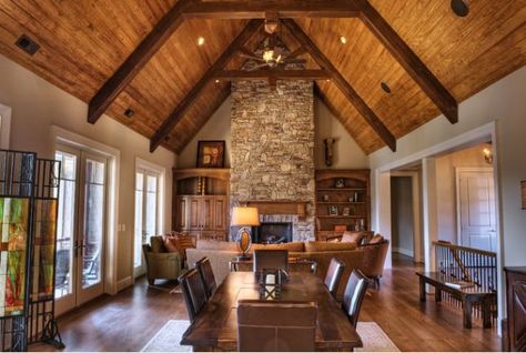 Traditional Family Room Design, Decorating Office, Vaulted Ceiling Living Room, Traditional Family Room, Tongue And Groove Ceiling, Wood Ceiling, Ceiling Ideas, Room Additions, Wood Ceilings