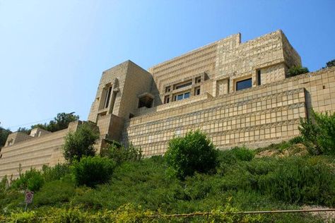 Ennis Brown House, Los Angeles, by Frank Lloyd Wright Twin Peaks Locations, Los Angeles California Photography, Ennis House, Mayan Architecture, House On Haunted Hill, Frank Lloyd Wright Architecture, Gamble House, Frank Lloyd Wright Buildings, Frank Lloyd Wright Design