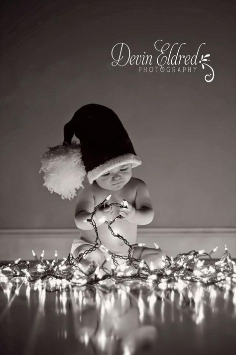 Julkort Baby Christmas Photography, Christmas Baby Pictures, Photo Halloween, Send Christmas Cards, Baby Christmas Photos, Xmas Pictures, Xmas Photos, Family Christmas Pictures, Foto Baby