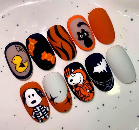 #nails #nailswag #nailstagram #nailsofinstagram #nailsart #nailsoftheday #nails2inspire #nailsalon #nailsonfleek #nailsdid #NailStyle #nailsdesign #nailsdone #nailsofig #nailsmagazine #nailsaddict #nailspolish #nailsoftheweek #nailshop #nailsonpoint #nailstamping #nailstoinspire #nailsnailsnails #nailspa #nailsvideos #nailsinc #Nailsbyme #nails4yummies #nailswatch #nailslove Halloween Snoopy Nails, Snoopy Nails Halloween, Snoopy Halloween Nails, Nail Art Pumpkin, Snoopy Nails, Nail Halloween, Ghost Nails, Holloween Nails, Halloween Nails Easy