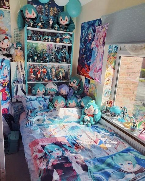 Hatsune Miku Room Ideas, Hatsune Miku Bedroom, Miku Figure Collection, Miku Bedroom, Animecore Room, Hatsune Miku Room, Miku Room, Photo Kawaii, Kawaii Bedroom