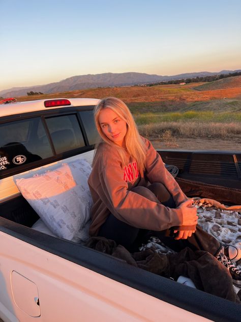 sunrise / tacoma / truck camping / photo inspo Tacoma Bed Camping, Aesthetic Truck Pictures, Truck Camping Aesthetic, Tacoma Truck Aesthetic, Truck Bed Aesthetic, Truck Bed Pictures, Tacoma Aesthetic, Poses With Truck, Truck Aesthetic