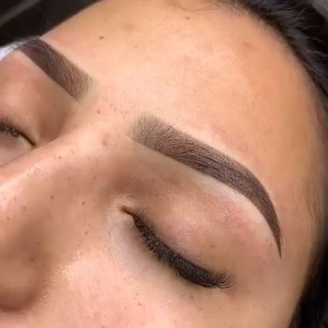 Perfect Eyebrow Makeup, Mircoblading Eyebrows, Eyebrows Goals, Henna Eyebrows, Ombre Eyebrows, Eyebrow Makeup Tutorial, Eyebrow Design, Brow Tattoo, Henna Brows