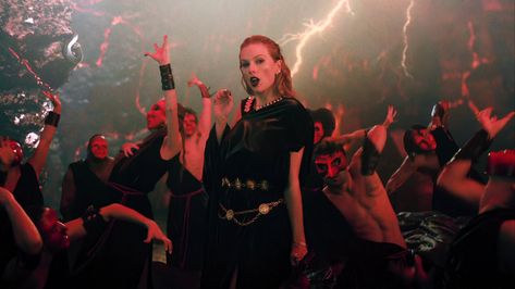 “Karma (Music Video) UHQ Screen Captures” Karma Music Video, Taylor Swift Music Videos Outfits, Taylor Swift Karma, Taylor Swift Music Videos, Taylor Swift Images, Ice Spice, Taylor Swift Music, Estilo Taylor Swift, Taylor Swift Posters