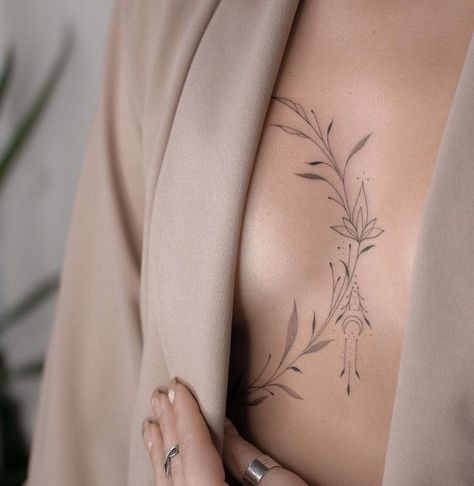 Chest Tattoo Flowers, Colour Tattoo For Women, Girl Arm Tattoos, Festive Outfits, Circle Tattoos, Fashion For Girls, Hip Tattoos Women, Chest Tattoos For Women, Pretty Tattoos For Women