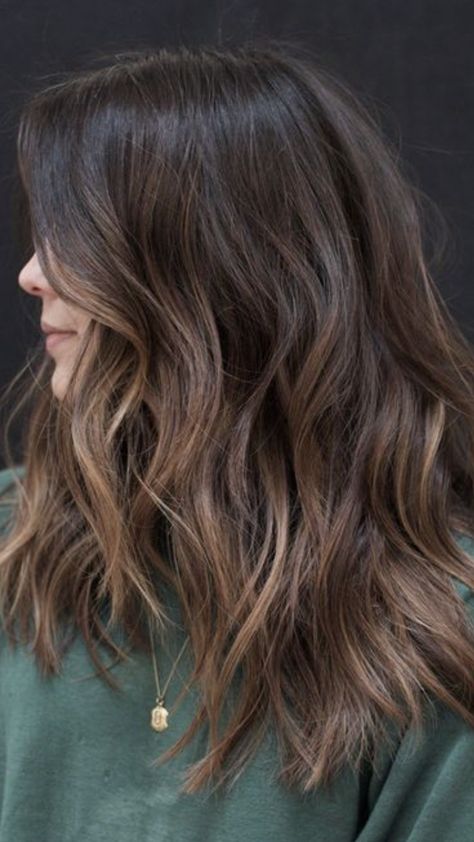 Trendy Fall Hair Color, Rambut Brunette, Brunette Balayage Hair, Brown Hair Balayage, Brown Blonde Hair, Long Wavy Hair, Light Brown Hair, Brown Hair Colors, Brunette Hair