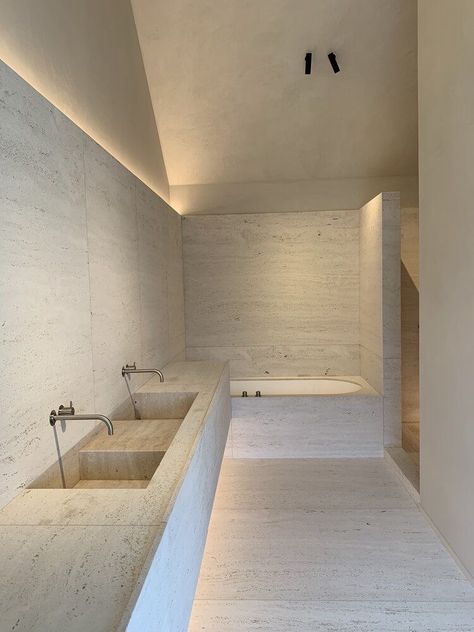 Design Portfolio Layout, Travertine Bathroom, Interior Minimalista, Decor Minimalist, House Bathroom, Cheap Decor, Bathroom Toilets, Minimalist Interior, Cheap Home Decor