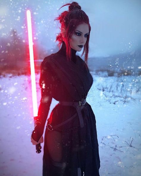 Female Sith Cosplay, Star Wars Female Sith, Sith Lord Costume, Sith Lord Cosplay, Star Wars Sith Female, Sith Makeup, Star Wars Female, Rey From Star Wars, Sith Costume