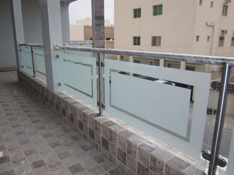 Tuffen Glass Balcony Design, Front Elevation Glass Railing Design, Mirror Grill Design For Balcony, Handrail Design For Balcony, Balcony Glass Design Modern, Front Balcony Glass Design, Balcony Railing Design Modern Glass, Etching Glass Design For Balcony, Glass Railing Balcony