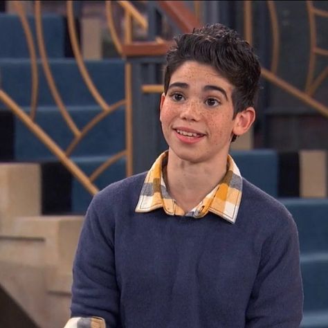 Luke Ross, Cameron Boyce Descendants, Cameron Boys, Disney Jessie, Fictional Character Crush, Cute Guy Pics, Disney Boys, Cameron Boyce, Hot Actors