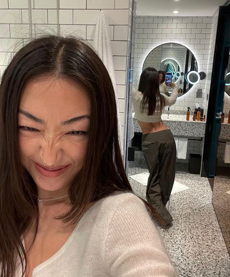 Dasha Kim, My Princess, Girl Fits, Sweet Girls, Hair Wrap, Mirror Selfie, Hair Styles, Beauty, Clothes