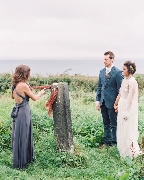 On the Aran Islands of Ireland, the Celtic sundial ceremony remains, to this day, an integral part of a wedding. The couple is invited to touch fingers through the sundial's hole—this serves as both a symbol and confirmation of their union. #weddingrituals #weddingtraditions #weddingideas #weddingceremony | Martha Stewart Weddings - 25 Creative Wedding Rituals That Symbolize Unity Wedding Unity Ideas, Unity Ceremony Ideas, Unity Ideas, Jewish Wedding Ceremony, Unity Ceremony, Wedding Unity, Sand Ceremony, Wedding Rituals, Ceremony Ideas