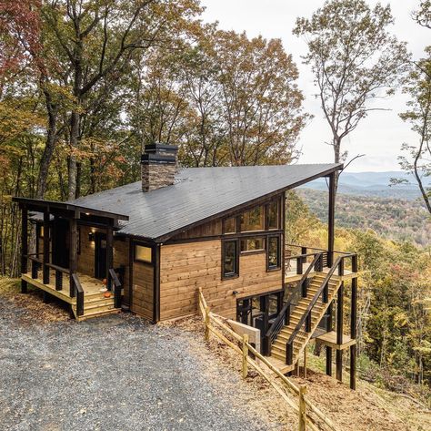 Slope House, Hillside House, House On Stilts, A Cabin, Village House Design, Tiny House Cabin, Small Cabin, Cabin In The Woods, Cabins And Cottages