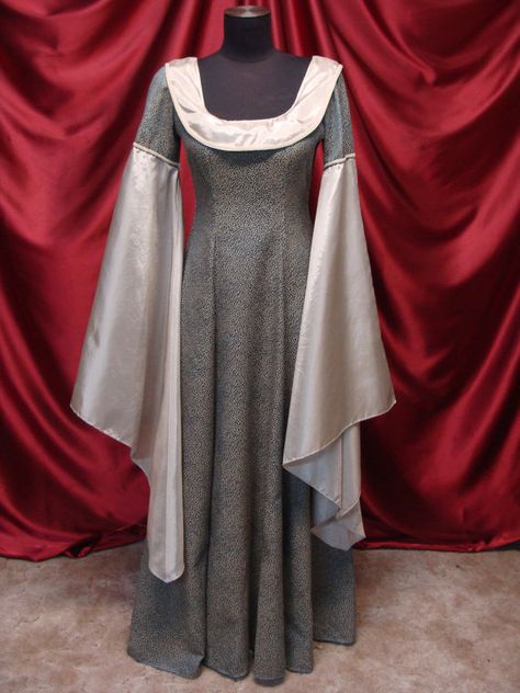 Grey Medieval Dress, Medieval Dinner, Gaun Abad Pertengahan, Tudor Dress, Sca Garb, Grey Gown, Medieval Gown, Fantasy Dresses, Dress Attire