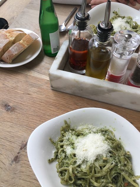 #food #pasta #vapiano #bread #pesto Food Pasta, Pesto, Pasta, Bread, Quick Saves