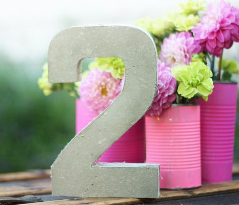 concrete table numbers [...book ends] Diy Concrete Table, Creative Tutorials, Diy Concrete, Concrete Table, Concrete Projects, Cool Tables, Flower Centerpieces Wedding, Summer Projects, Concrete Diy