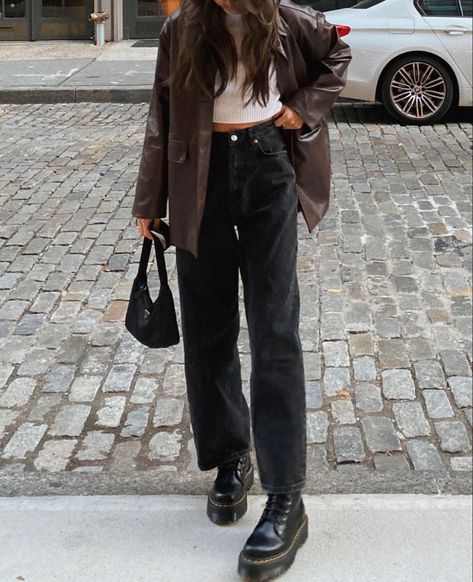 Short Cuir, Swaggy Outfits, 가을 패션, Outfit Inspo Fall, Aesthetic Outfit, Autumn Outfit, Outfit Aesthetic, Mode Inspiration, Looks Style